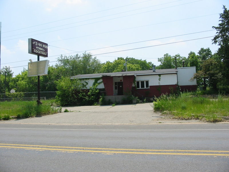 I-94 Pub (Mar-Creek AC, Mar-Creek Lounge, Mar-Creek Inn) - June 2002 Photo (newer photo)